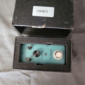 Cuvave Chorus Guitar Pedal in Teal